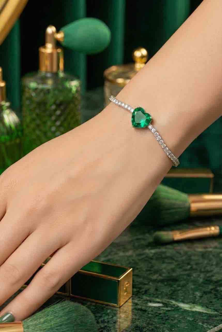 Omnia Louise Green Bracelet In 92.5 Silver High Quality Simulated Diamonds - OMNIASTORES UAE