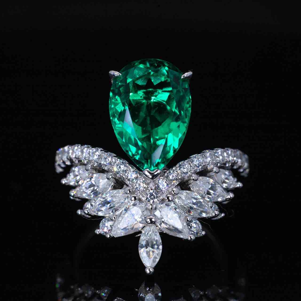 Omnia Alyka Green Pear Cut Ring With High Quality Certified Lab Crafted Stones In 925 Silver - OMNIASTORES UAE