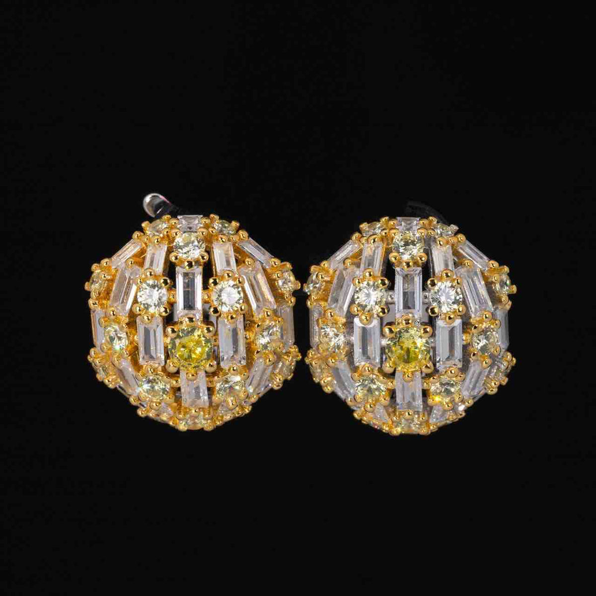 Omnia Lahna White and Yellow Clip Earrings With High Quality Simulated Diamonds In 925 Silver - OMNIASTORES UAE