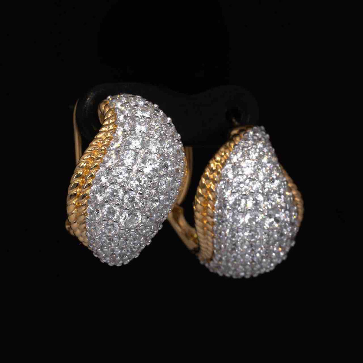 Chelsea Goldend Clip Earrings in 925 Silver Accessories High Quality Simulated Diamonds - OMNIASTORES UAE