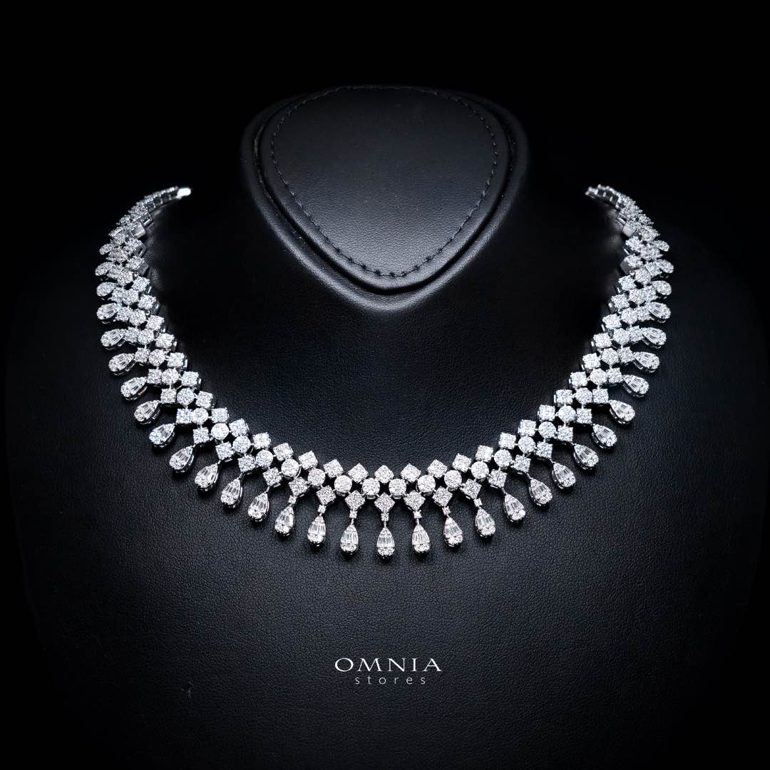 Omnia Amani White