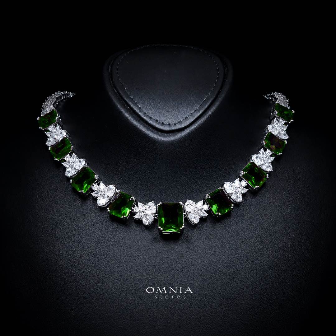 Omnia Amelia Green Bridal Full Set with Emerald and Pear-Cut High-Quality Simulated Diamonds in High-Quality Rhodium Plating