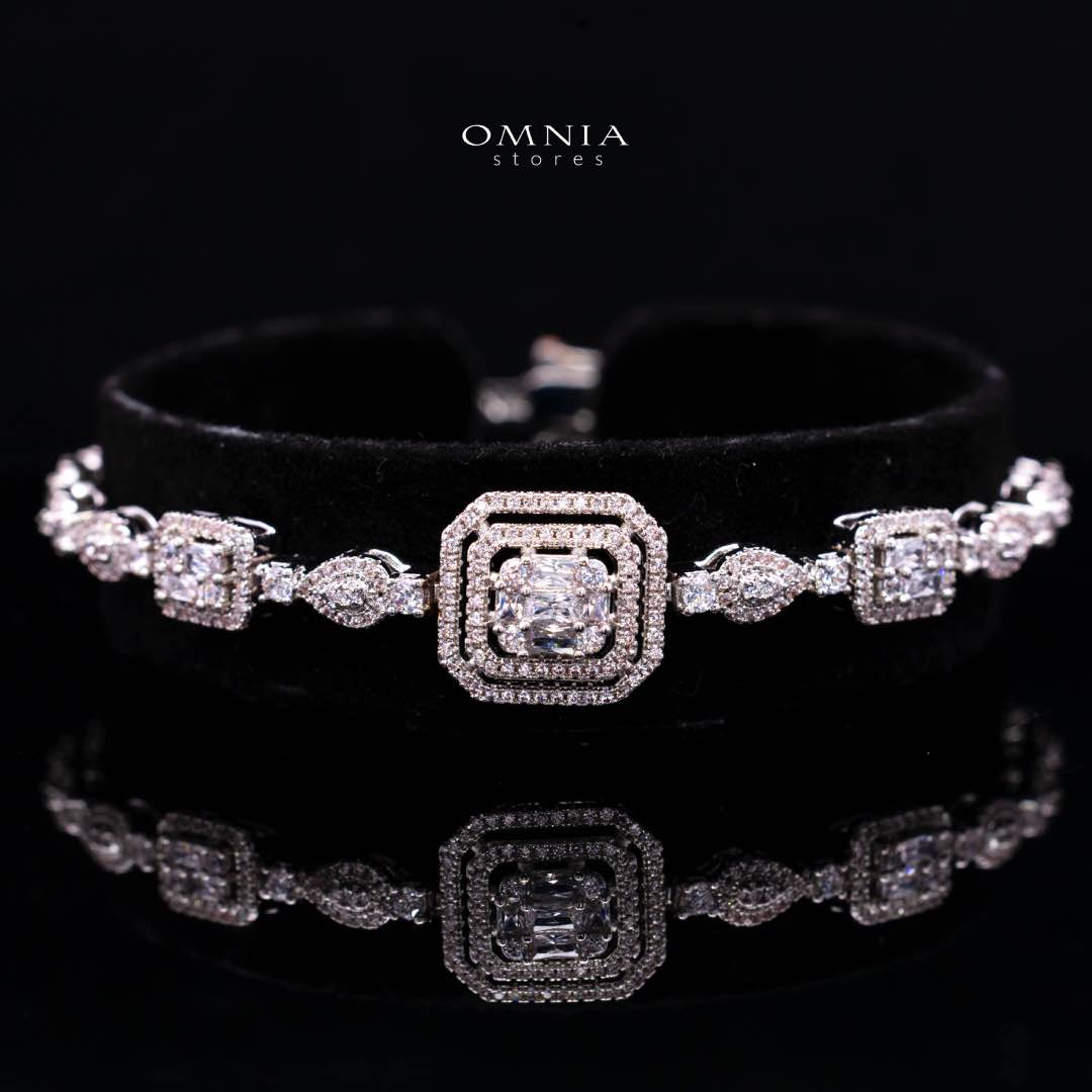 Omnia Aniyah White