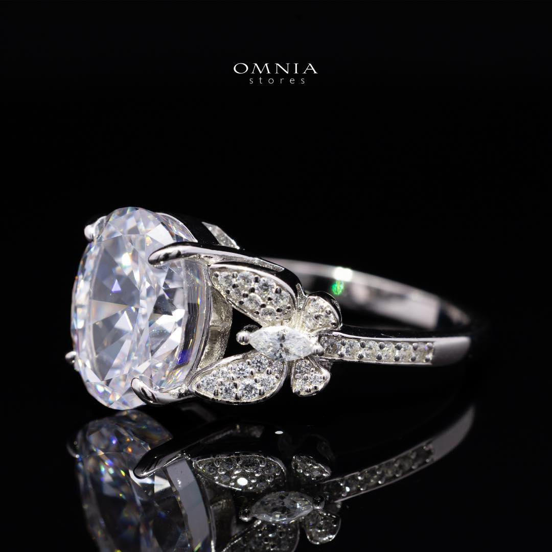 Omnia Maysun Pure White Ring in 925 Silver with High Quality Simulated Diamonds