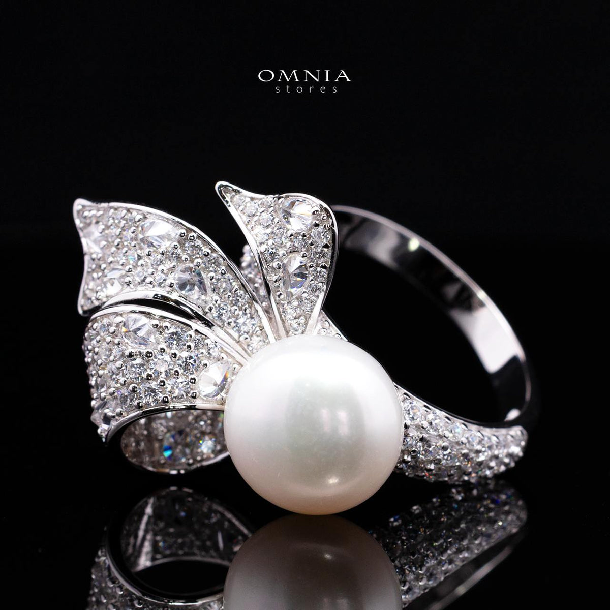 Oriana Fresh Water Pearl Ring in 925 Silver with High-Quality Simulated Diamonds