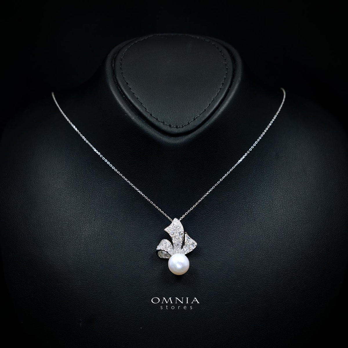 Oriana Fresh Water Pearl Necklace in 925 Silver with High-Quality Simulated Diamonds