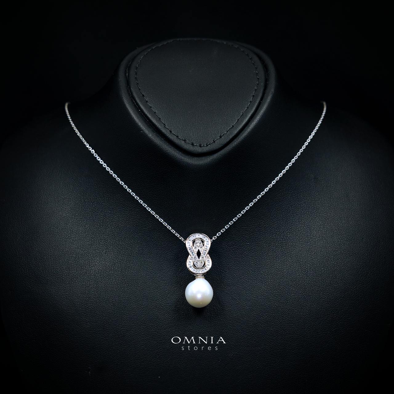 Avalina Fresh Water Pearl Neckalce in 925 Silver with High-Quality Simulated Diamonds