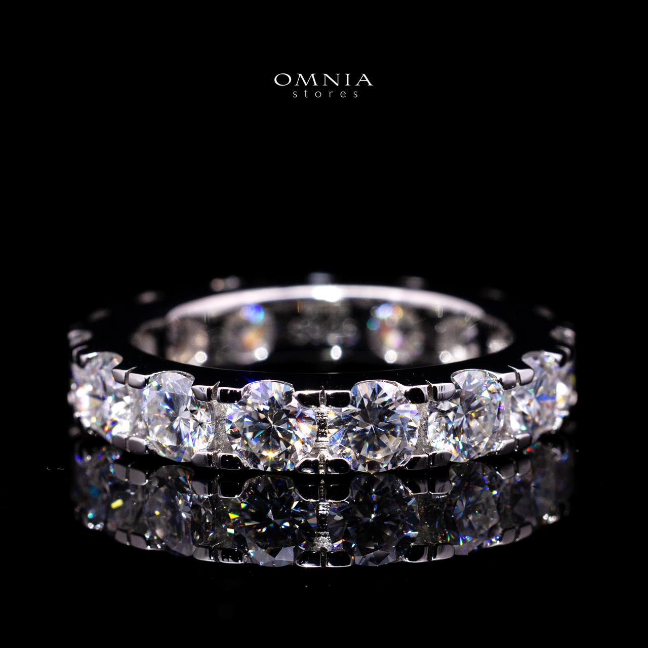 Stina Round Moissanite Ring 4mm (0.3CT) with Certificate in 925 Sterling Silver