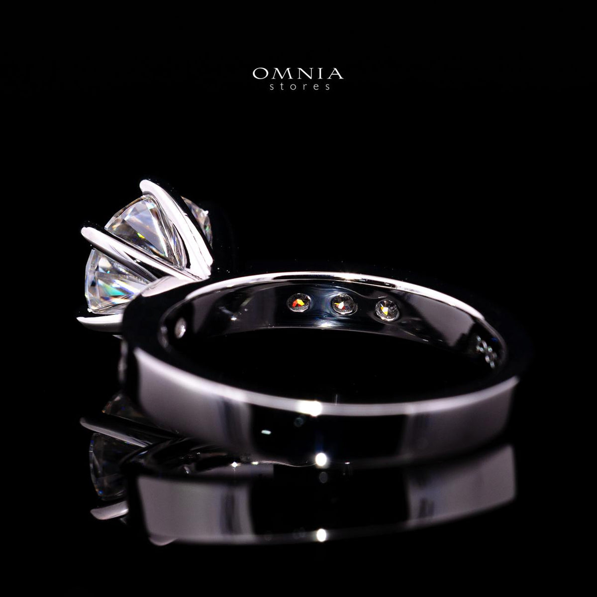 Meryl 8mm Round Moissanite Ring (2 CT) in 925 Sterling Silver