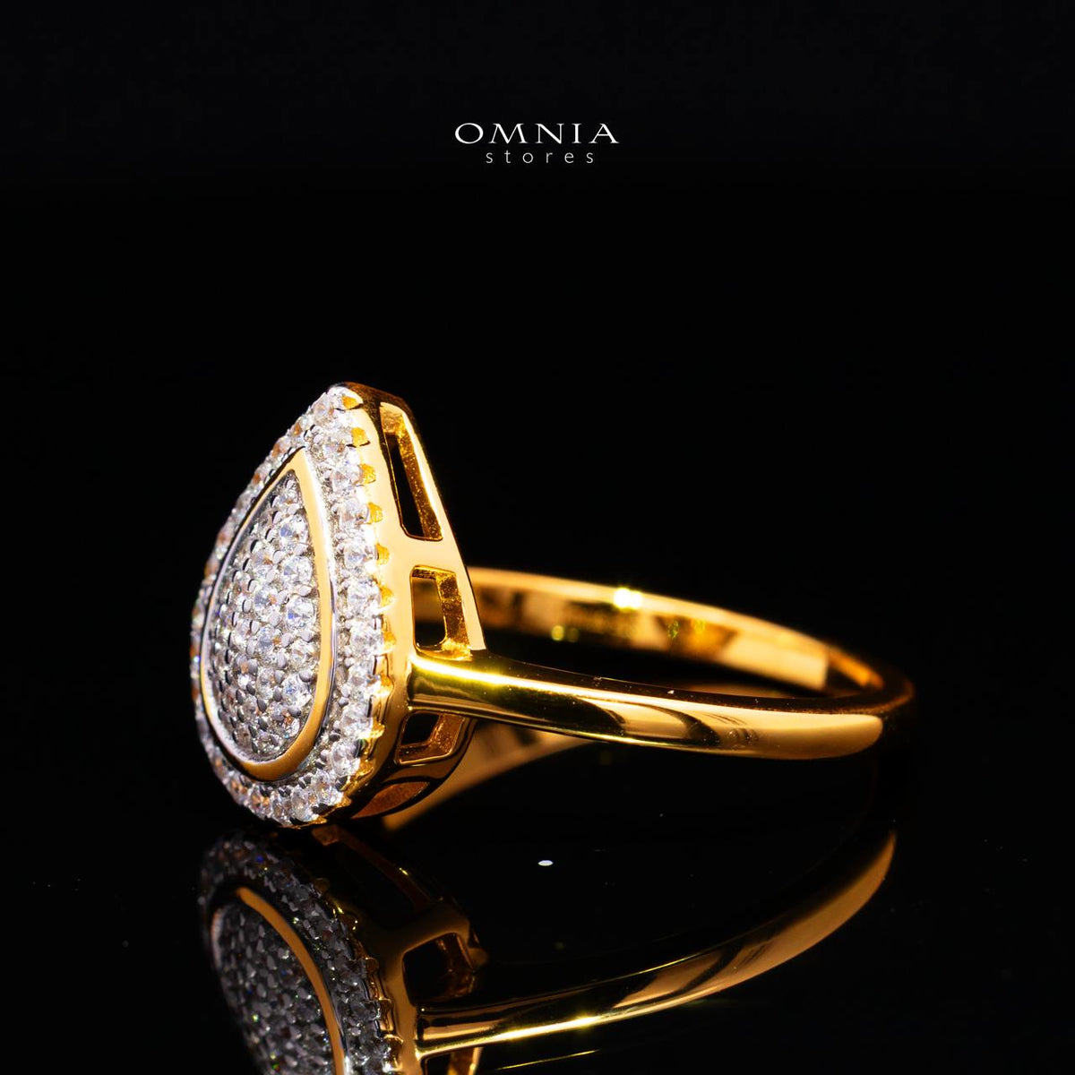 Gwenette Gold-Plated Ring in 925 Silver with Premium Simulated Diamonds