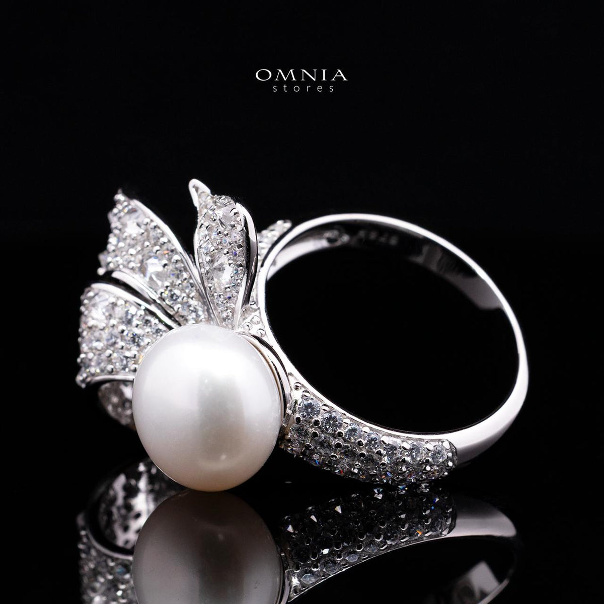 Oriana Fresh Water Pearl Ring in 925 Silver with High-Quality Simulated Diamonds