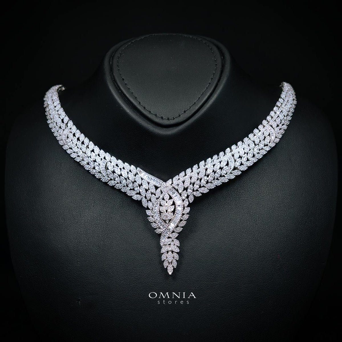 Areyana White Luxury Bridal Full Set with High-Quality Simulated Diamonds and Rhodium Plating
