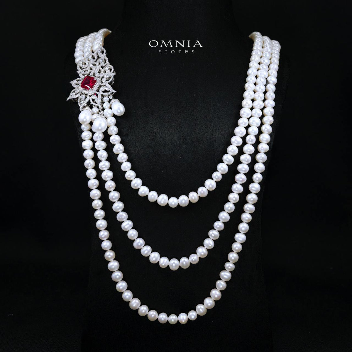 Jaleesa Fresh Water Pearl Necklace and Earring Set with High-Quality Simulated Diamonds in 925 Silver