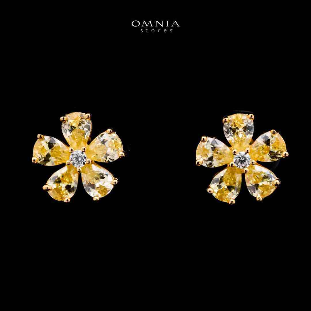 أقراط مسمارية أومنيا يلو راديانس بتصميم زهرة من الفضة عيار 925 مع ألماس صناعي عالي الجودة