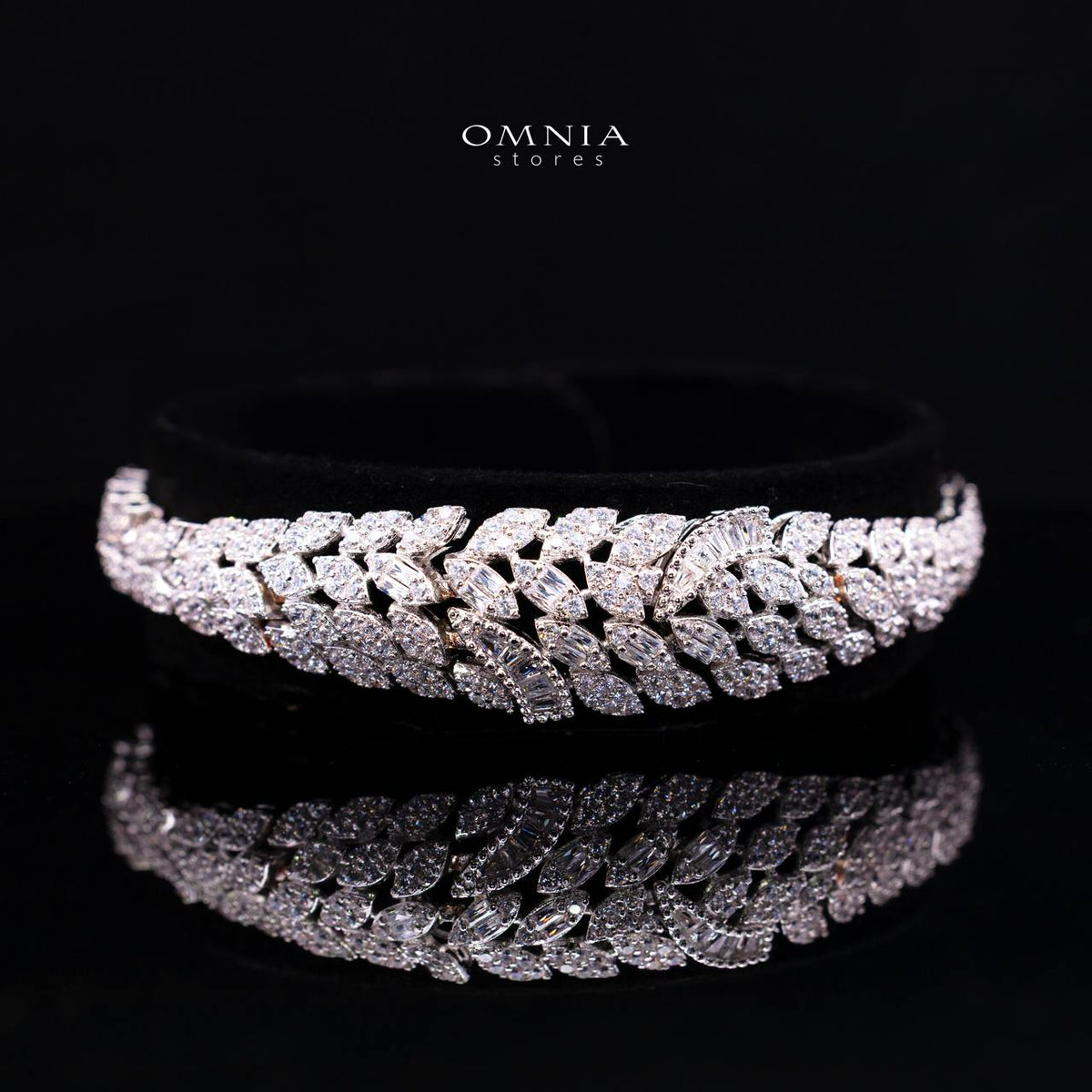 Areyana White Luxury Bridal Full Set with High-Quality Simulated Diamonds and Rhodium Plating