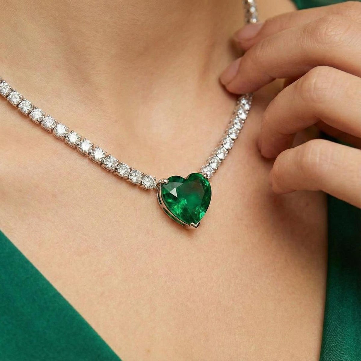 Omnia Heart Green Necklace 92.5 Silver In High Quality Simulated diamonds (only available in KSA) - OMNIASTORES UAE