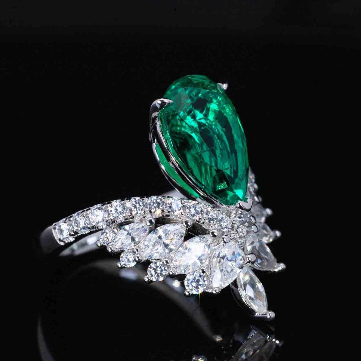 Omnia Alyka Green Pear Cut Ring With High Quality Certified Lab Crafted Stones In 925 Silver - OMNIASTORES UAE