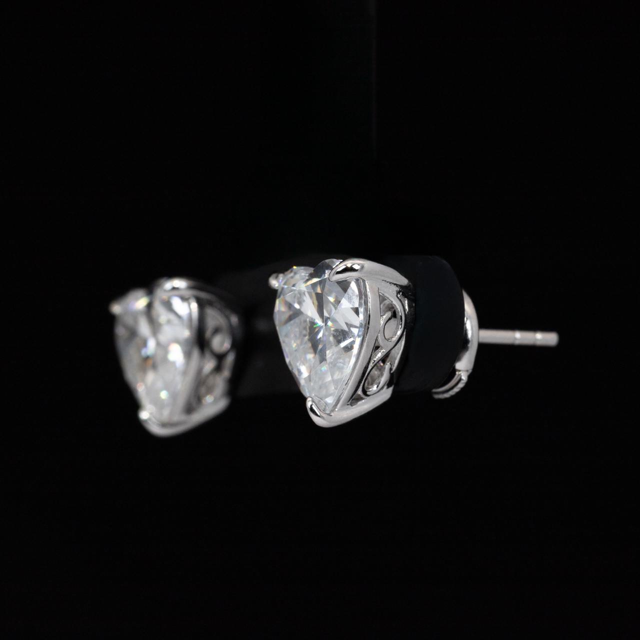 Omnia Nabia White Heart Earrings With High Quality Certified Lab Crafted Stones In 925 Silver - OMNIASTORES UAE