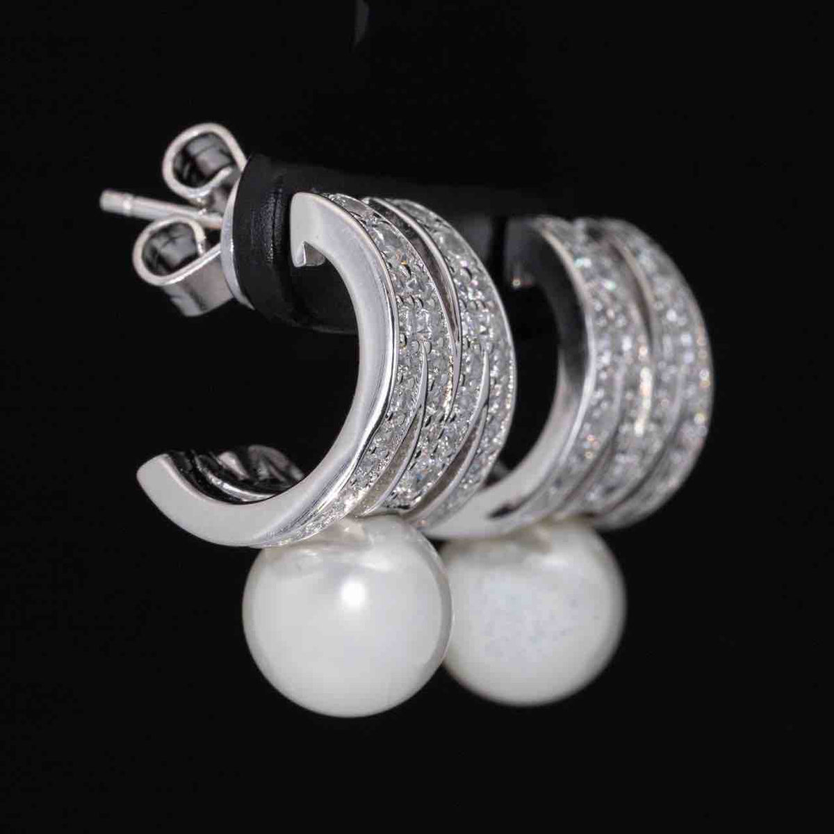 Omnia Shaira White Pear Earrings With High Quality Simulated Diamonds In 925 Silver - OMNIASTORES UAE