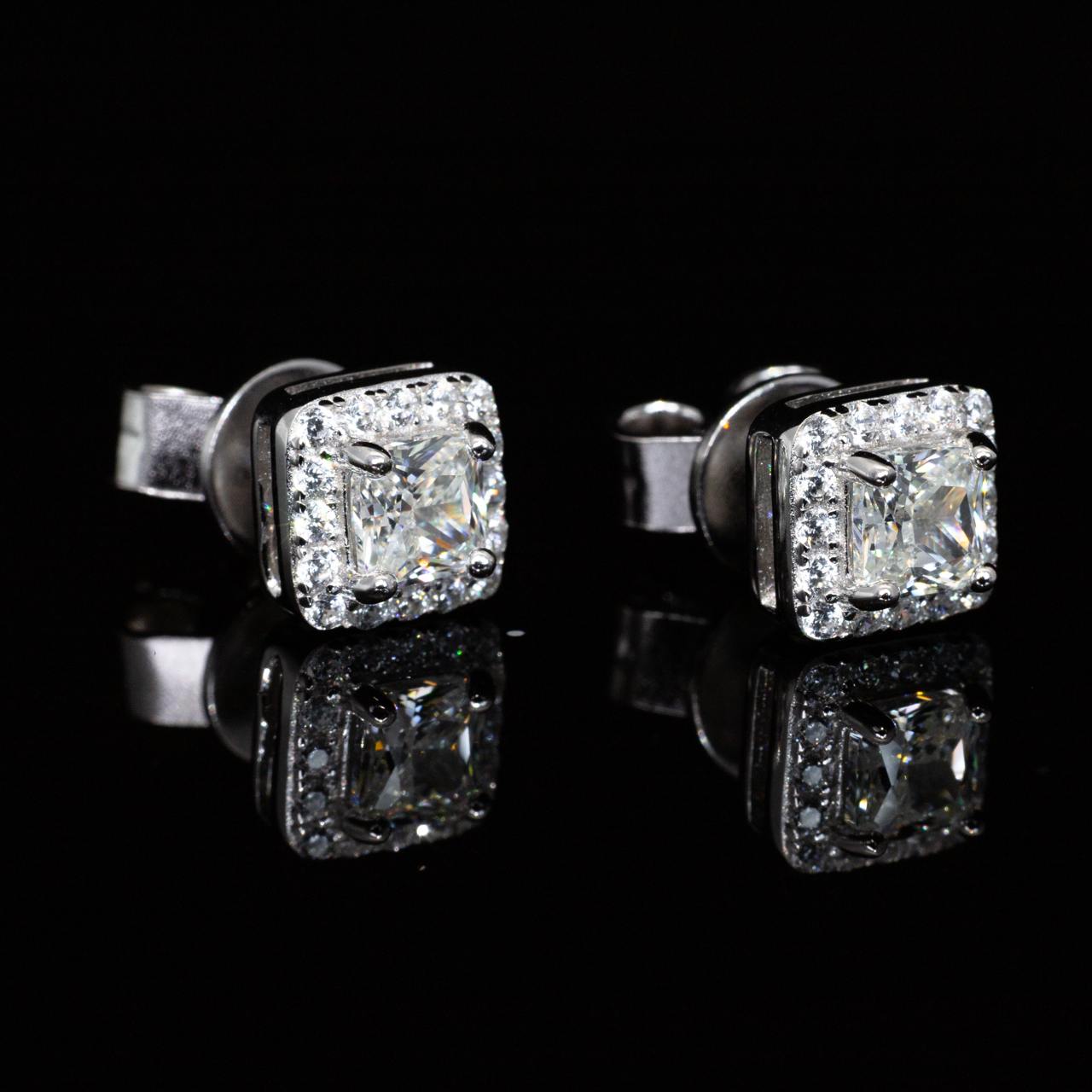 Omnia Firza White Square Earrings With High Quality Simulated Diamonds In 925 Silver - OMNIASTORES UAE