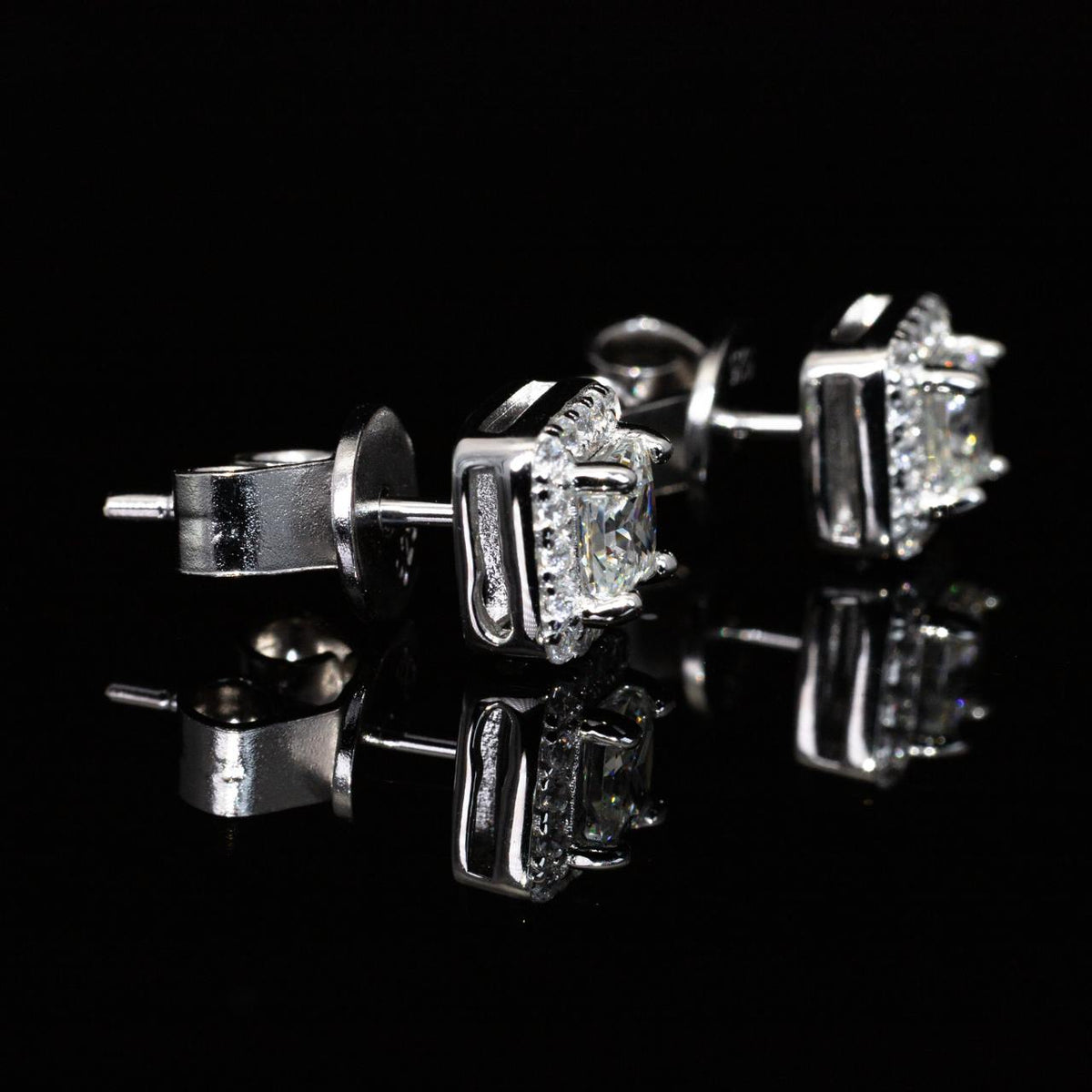 Omnia Firza White Square Earrings With High Quality Simulated Diamonds In 925 Silver - OMNIASTORES UAE