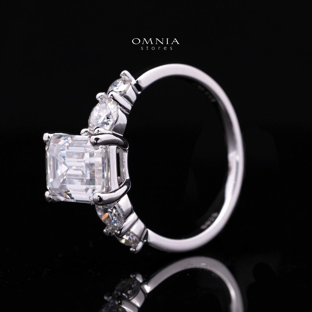 Hanifa White Moissanite Emerald Cut Ring GRA Certified in High Quality 925 Silver 7x9mm 3ct