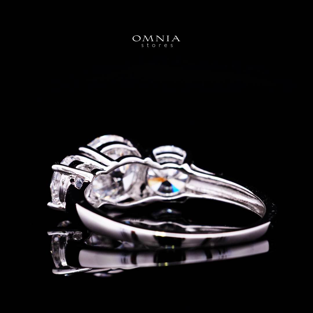 Samiah Lab Grown With IGI Certified Round Brilliant D VS1 White Ring High Quality 925 Silver 1.00ct