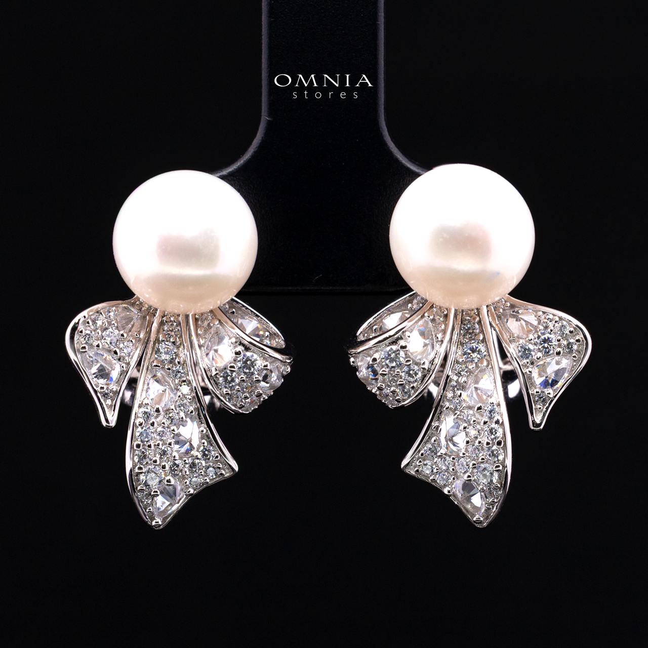 Oriana Fresh Water Pearl Earring in 925 Silver with High-Quality Simulated Diamonds