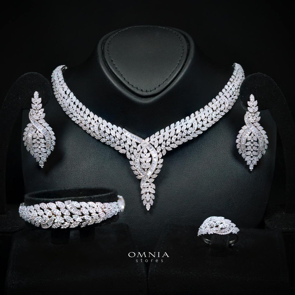 Areyana White Luxury Bridal Full Set with High-Quality Simulated Diamonds and Rhodium Plating
