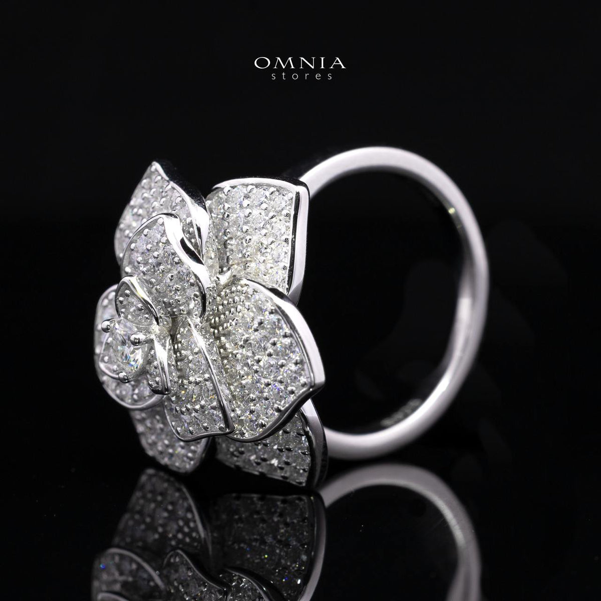 Solara Flower Design White Moissanite Stone Ring With GRA Certified High Quality in 925 Silver