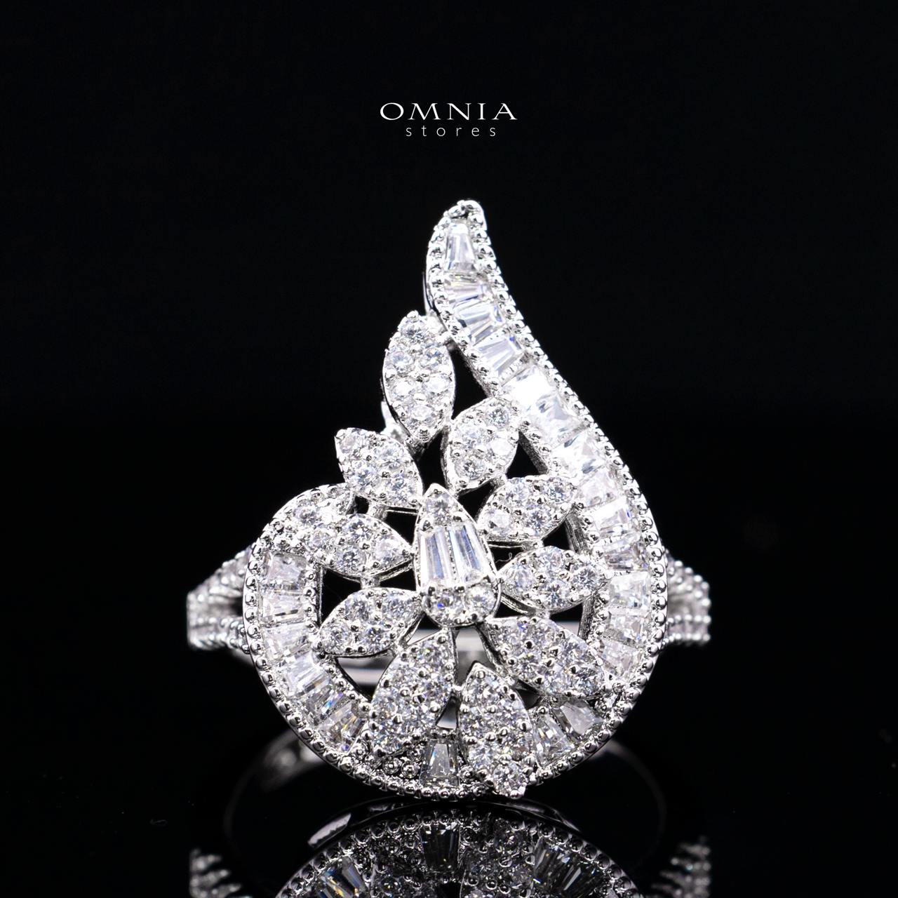 Lorelai White Luxury Bridal Full Set with High-Quality Simulated Diamonds and Rhodium Plating