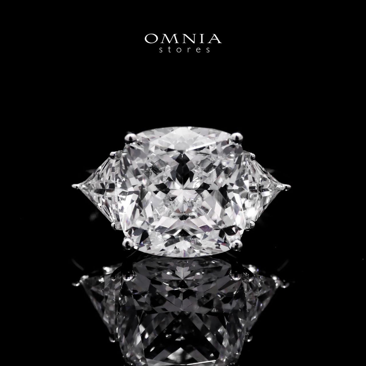 Hanem White Ring in 925 Silver with High-Quality Simulated Diamonds - OMNIASTORES UAE