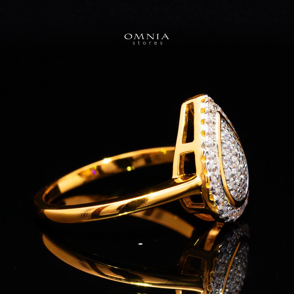Gwenette Gold-Plated Ring in 925 Silver with Premium Simulated Diamonds