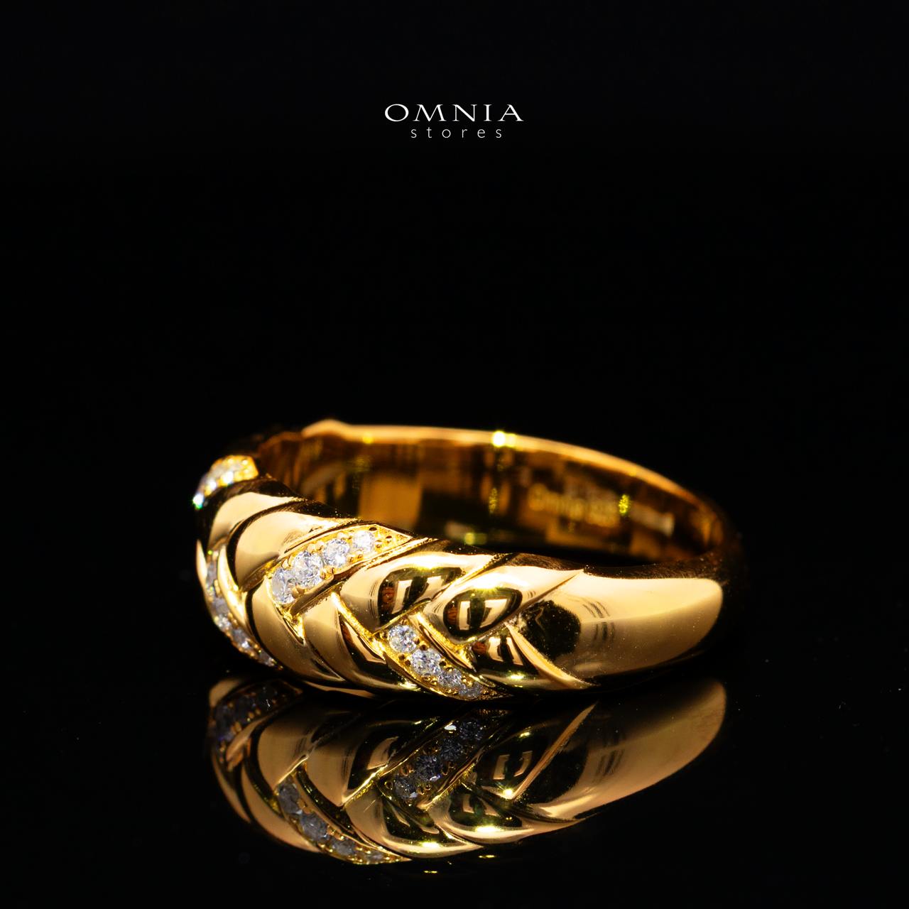 Ashira Gold-Plated Ring in 925 Silver with Premium Simulated Diamonds