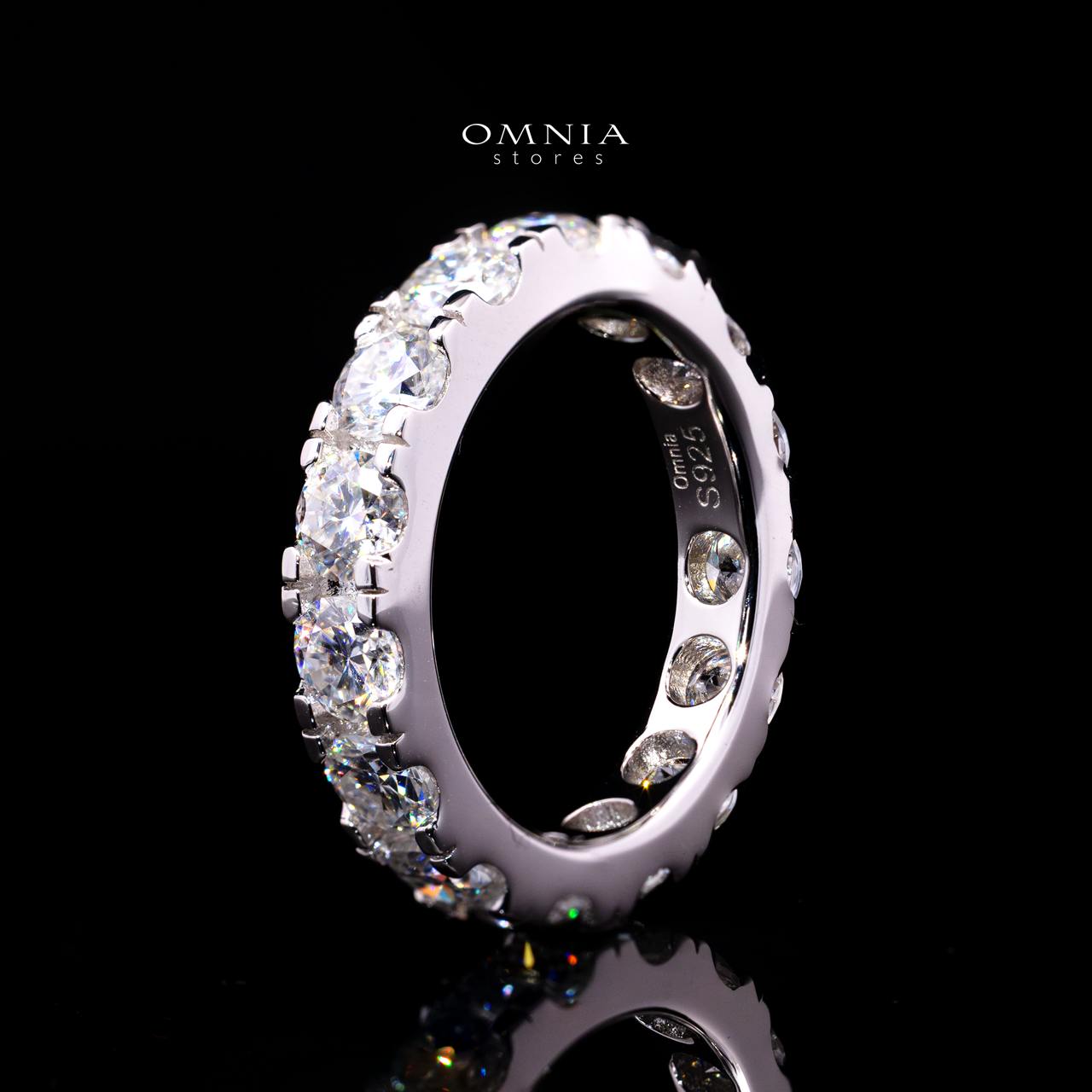 Stina Round Moissanite Ring 4mm (0.3CT) with Certificate in 925 Sterling Silver