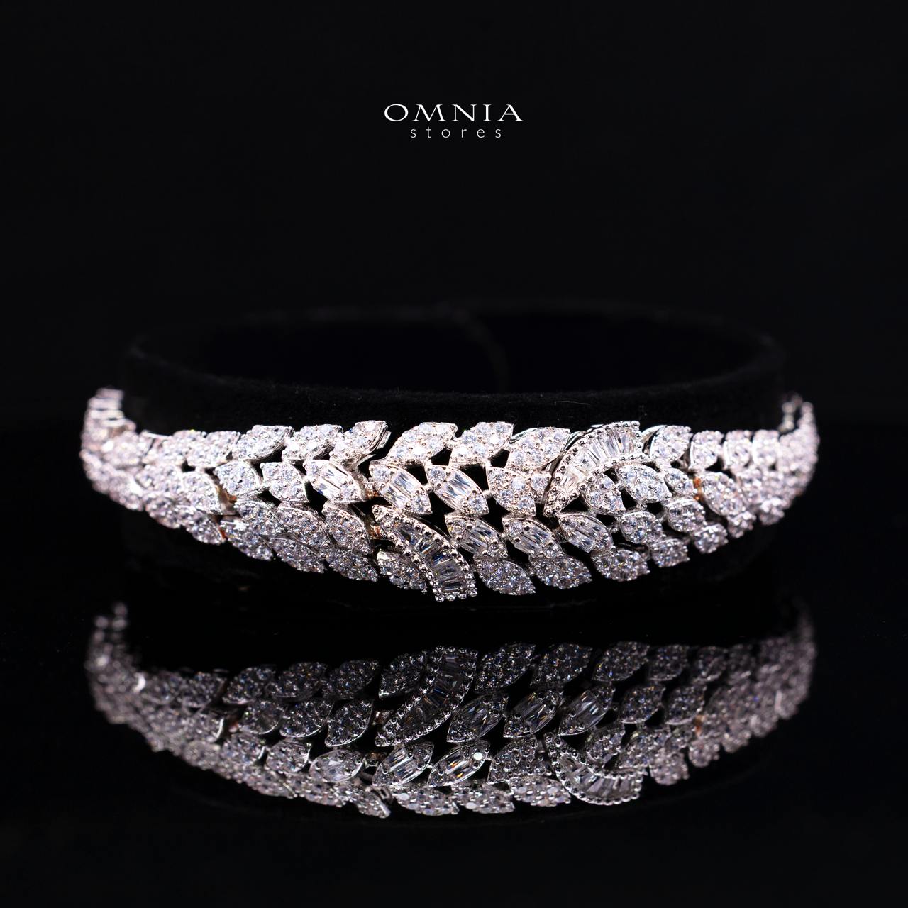 Areyana White Luxury Bridal Full Set with High-Quality Simulated Diamonds and Rhodium Plating