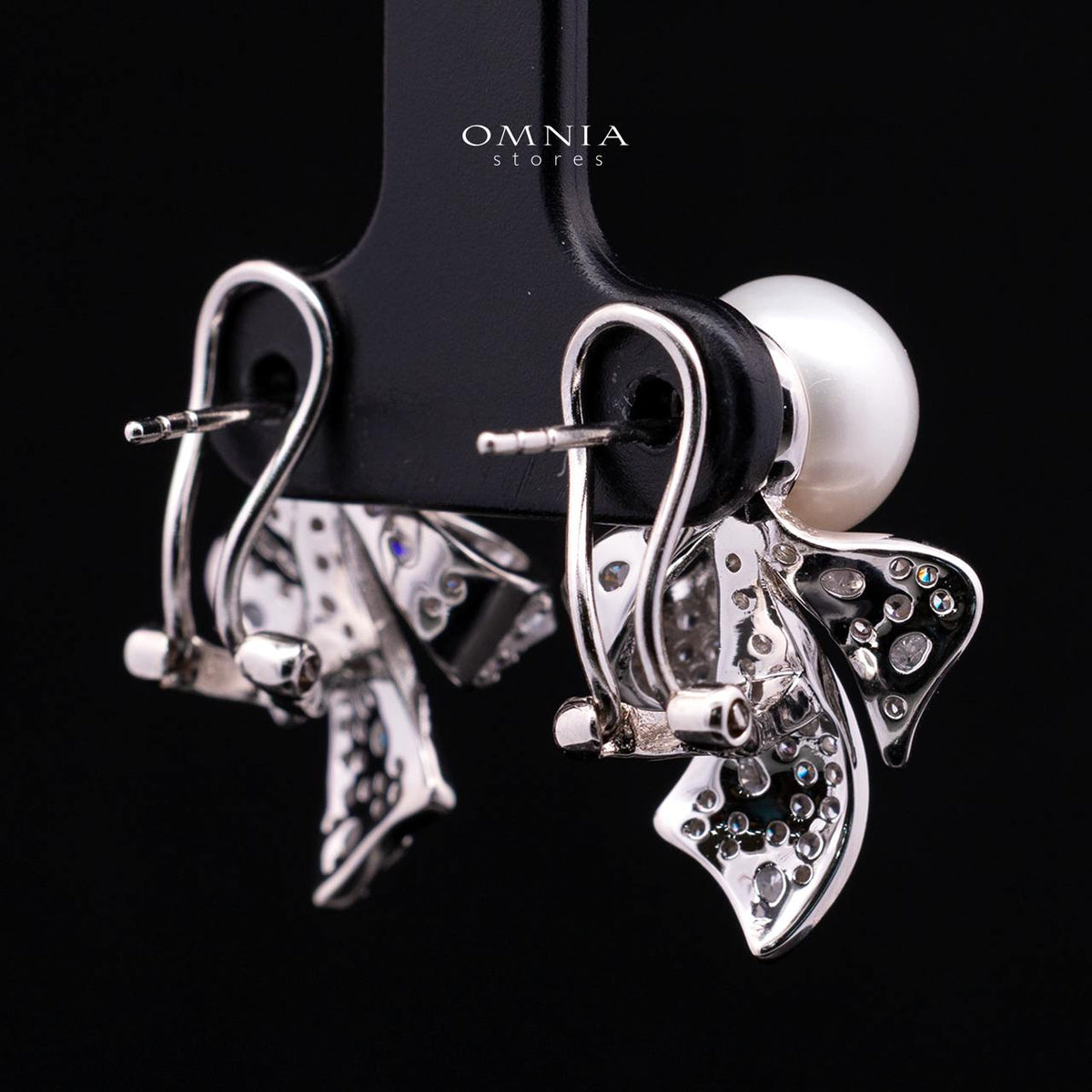 Oriana Fresh Water Pearl Earring in 925 Silver with High-Quality Simulated Diamonds