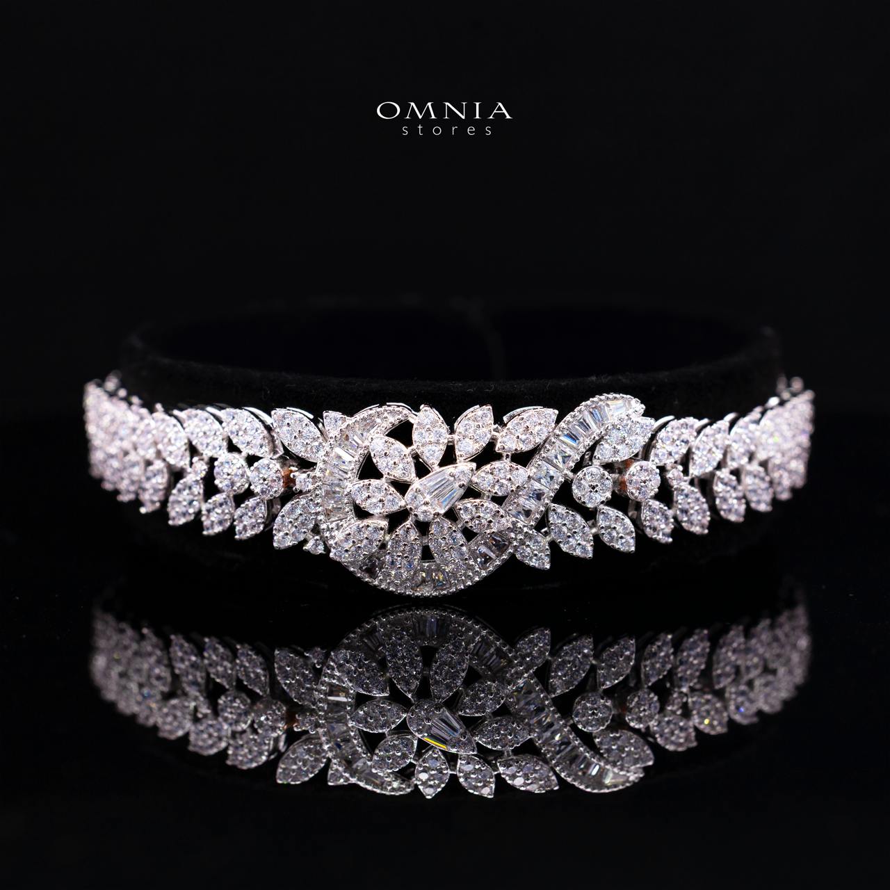 Lorelai White Luxury Bridal Full Set with High-Quality Simulated Diamonds and Rhodium Plating